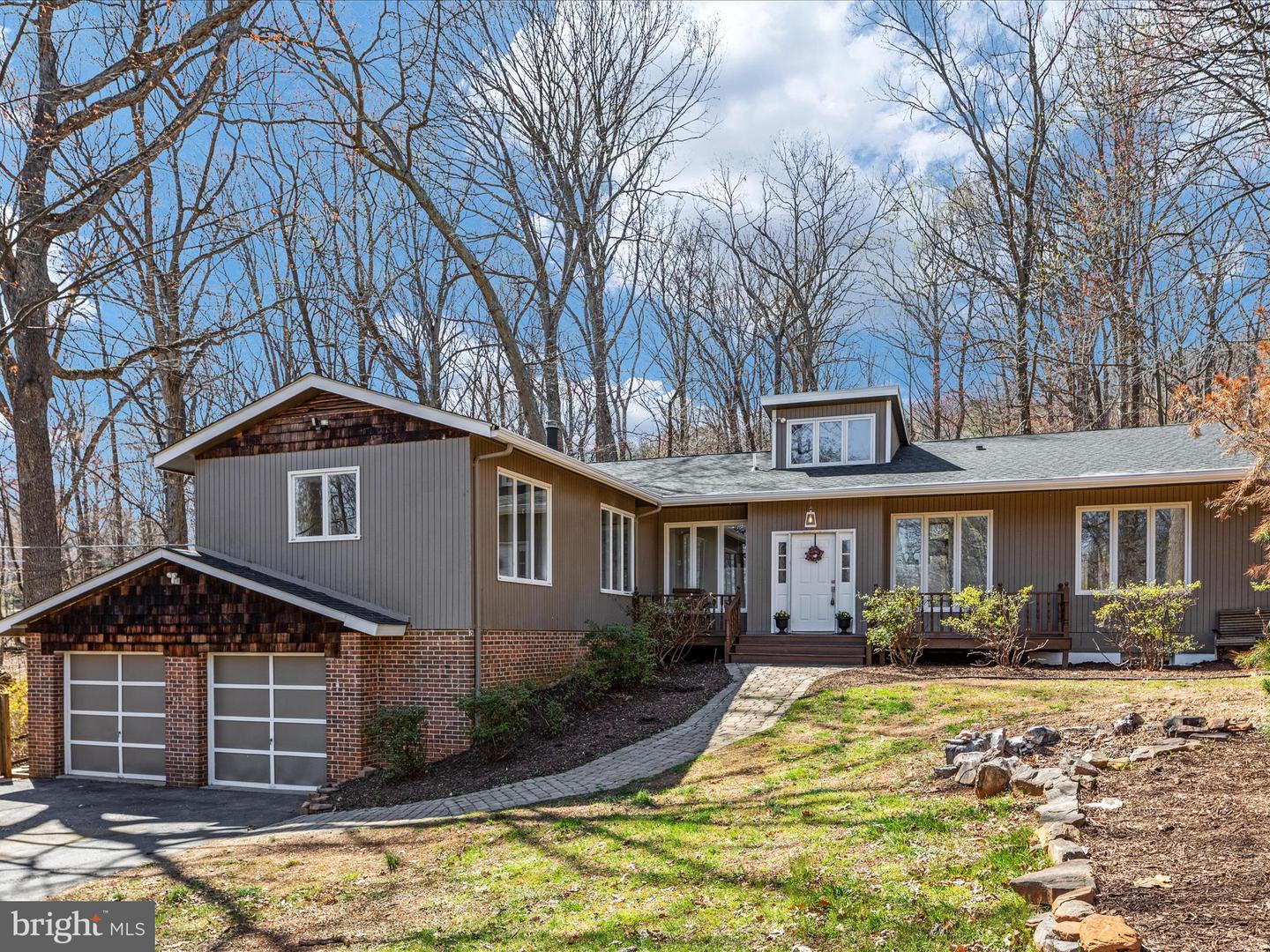 2416 Youngs Dr, Haymarket, VA 20169 MLS VAPW2066050 Coldwell Banker