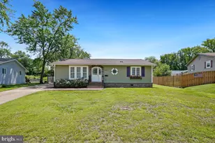 905 Burke Dr, Woodbridge, VA 22191 - Photo 1