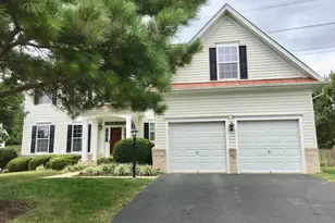 19176 Potomac Crest Dr, Triangle, VA 22172 - Photo 1