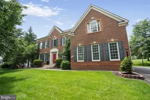 5438 Sherman Oaks Ct, Haymarket, VA 20169 - Photo 1