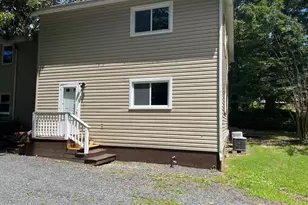 18402 Cedar Dr, Triangle, VA 22172 - Photo 1