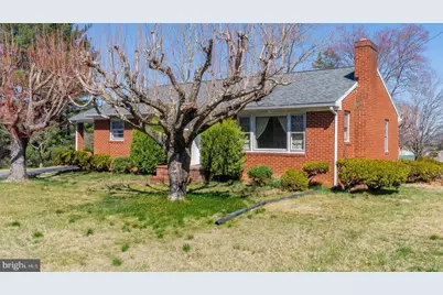 338 Fairfax Avenue, Elkton, VA 22827 - Photo 1