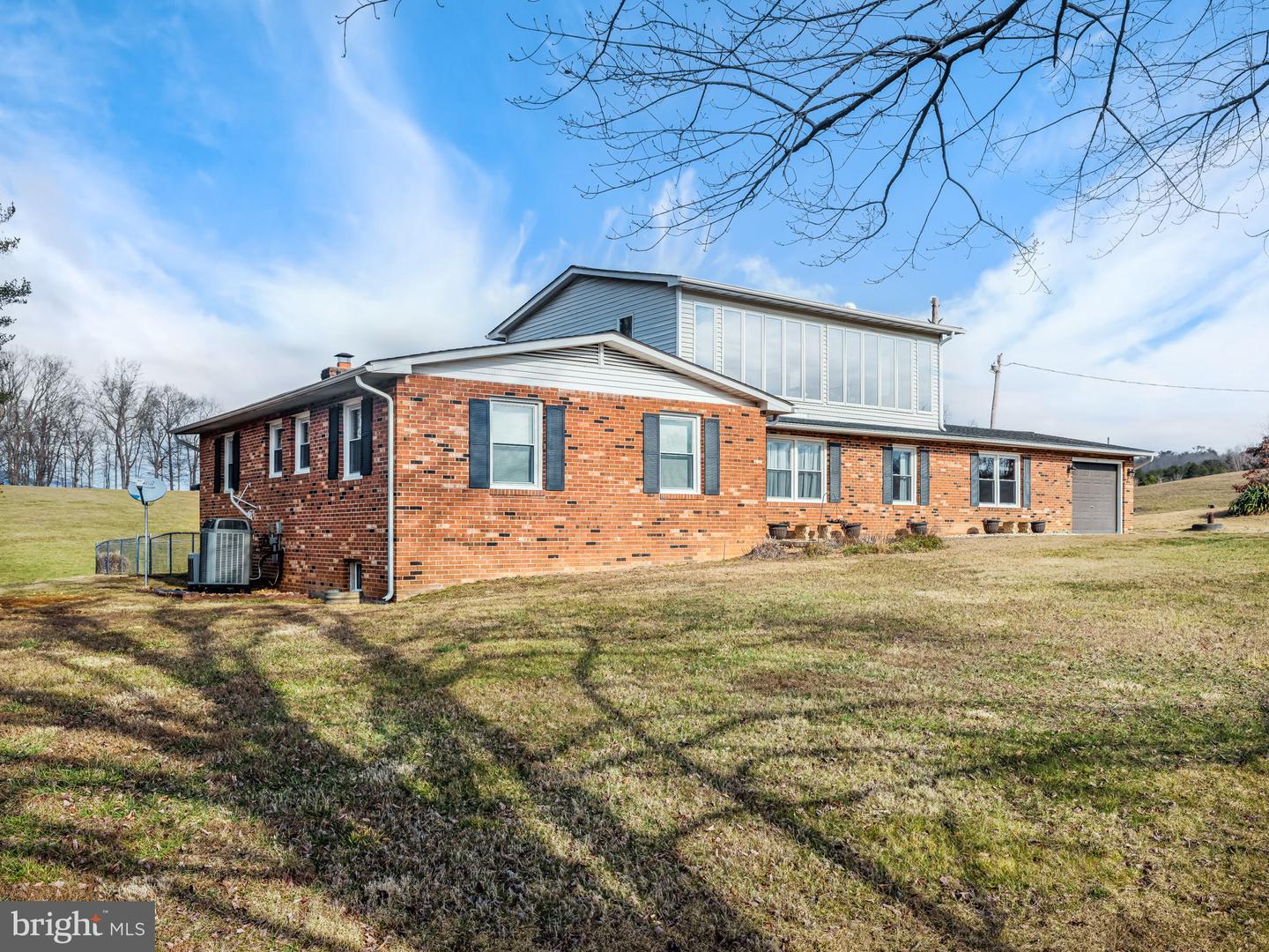 267 Aaron Mountain Rd, Castleton, VA 22716 MLS VARP2000918 Coldwell