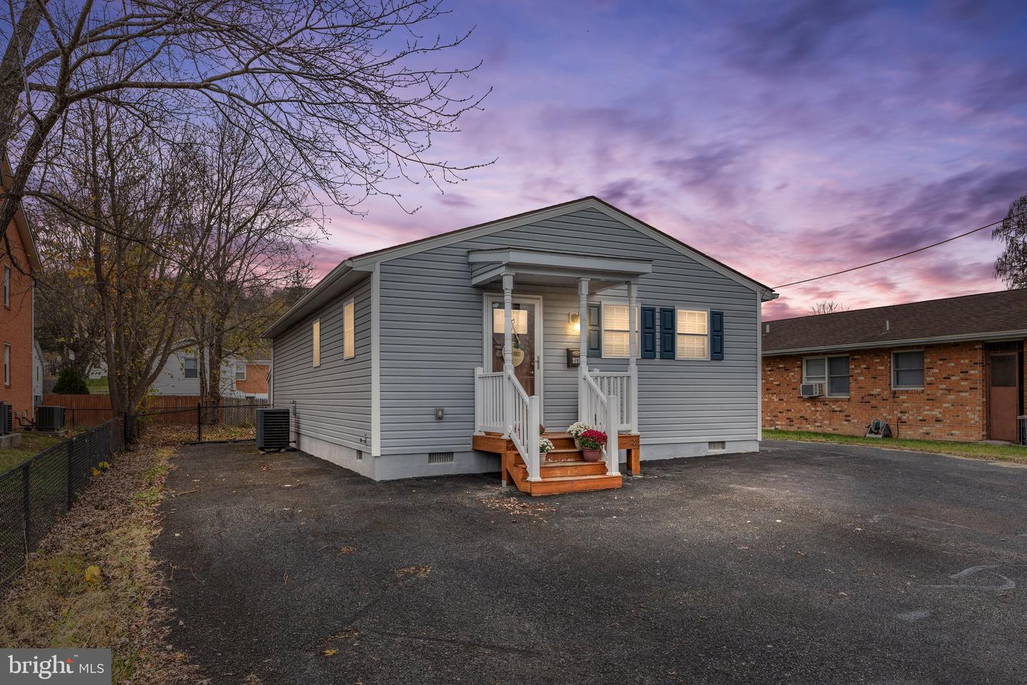 277 S Charles St, Strasburg, VA 22657 MLS VASH2004884 Coldwell Banker