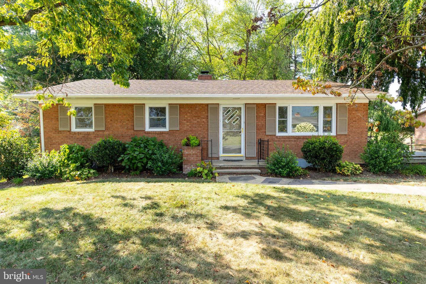 5225 Boxwood Dr, Mount Jackson, VA 22842 MLS VASH2006738 Coldwell