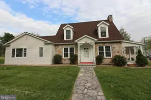 300 Shenandoah Ave, Edinburg, VA 22824 - Photo 1