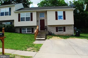 548 Stonewall St, Strasburg, VA 22657 - Photo 1