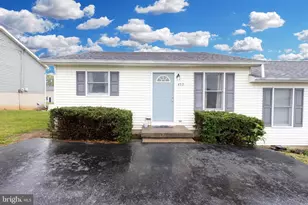 452 Pleasant View Dr, Strasburg, VA 22657 - Photo 1