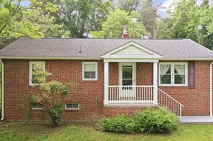 164 E Maphis St, Strasburg, VA 22657 - Photo 1