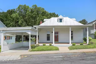 215 Shenandoah Ave, Edinburg, VA 22824 - Photo 1