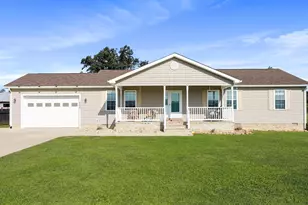 229 Frogtown Ln, Edinburg, VA 22824 - Photo 1