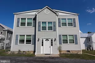 118 Piccadilly St, Edinburg, VA 22824 - Photo 1