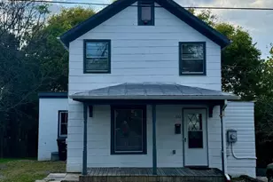 132 Sharpe St, Strasburg, VA 22657 - Photo 1