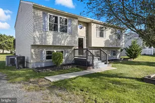 285 Wise Ave, Strasburg, VA 22657 - Photo 1