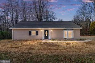 35 Grinnan Ln, Fredericksburg, VA 22406 - Photo 1