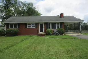904 Cresthill Rd, Fredericksburg, VA 22405 - Photo 1