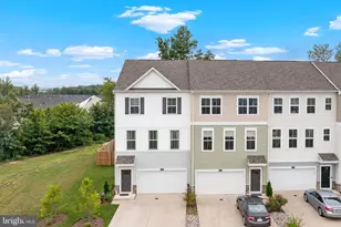 401 Snowberry Ln, Fredericksburg, VA 22405 - Photo 1