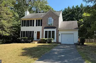 2002 Meadow Dr, Fredericksburg, VA 22405 - Photo 1