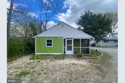 207 North Irving Avenue, Colonial Beach, VA 22443 - Photo 1