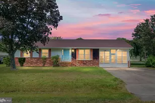 16 Alma Ln, Colonial Beach, VA 22443 - Photo 1