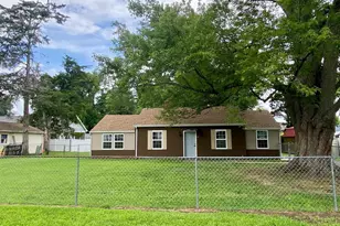 40 Monroe Dr, Colonial Beach, VA 22443 - Photo 1