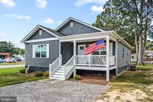 121 1st St, Colonial Beach, VA 22443 - Photo 1