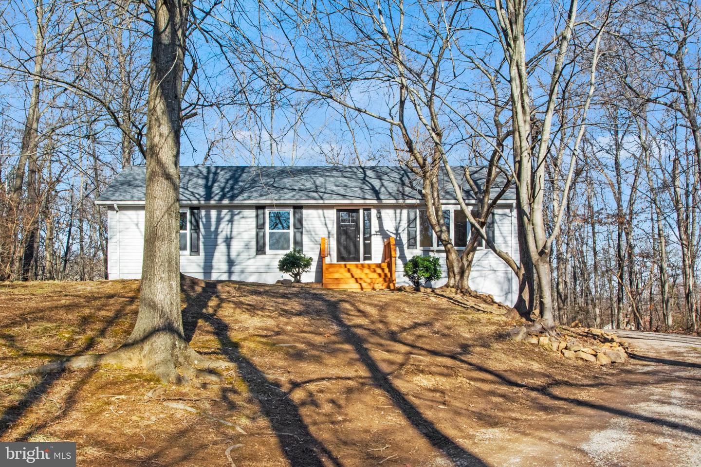 208 Mountain Lake Dr, Front Royal, VA 22630 MLS VAWR2004732