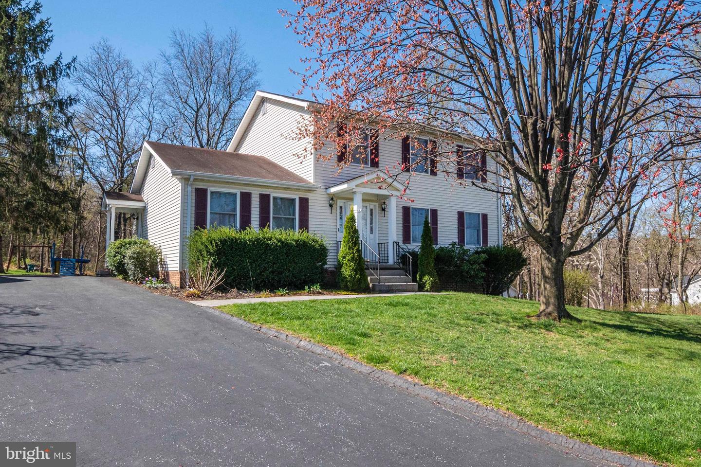 1669 W Commonwealth Dr, Front Royal, VA 22630 MLS VAWR2005386