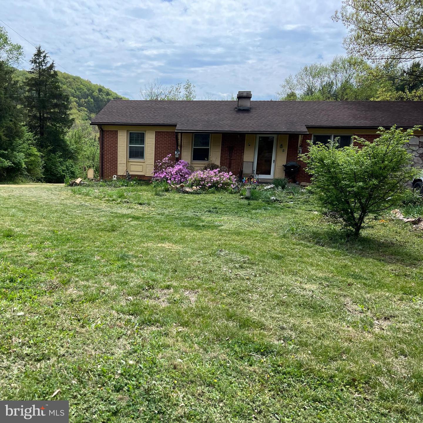 611 Youngs Dr, Front Royal, VA 22630 MLS VAWR2005444 Coldwell Banker