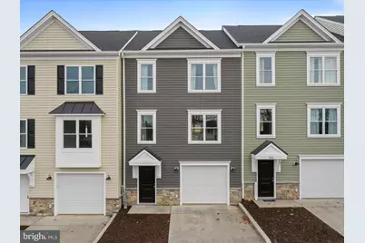 328 11th Street W, Front Royal, VA 22630 - Photo 1