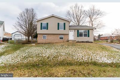 4 Midnoon Drive, Martinsburg, WV 25404 - Photo 1