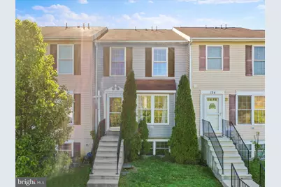 156 Lee St, Martinsburg, WV 25404 - Photo 1