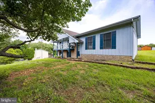 189 Columbia Dr, Kearneysville, WV 25430 - Photo 1