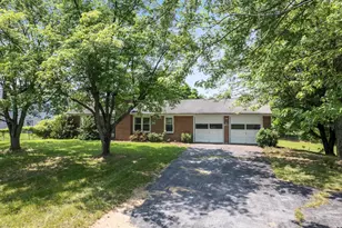 1306 Nadenbousch Ln, Martinsburg, WV 25405 - Photo 1