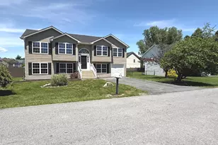 22 Halsey Ct, Martinsburg, WV 25405 - Photo 1