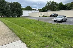 329 S Queen St, Martinsburg, WV 25401 - Photo 1