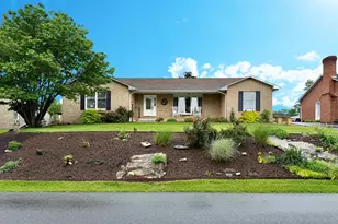 104 Rosewood Dr, Martinsburg, WV 25401 - Photo 1