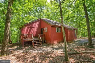 19 Snowflake Ln, Hedgesville, WV 25427 - Photo 1