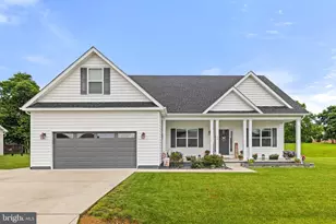 199 Aqueduct Ave, Martinsburg, WV 25404 - Photo 1