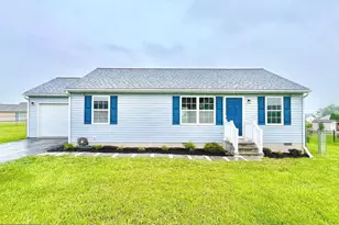 82 Sedge Wren Ln, Martinsburg, WV 25405 - Photo 1