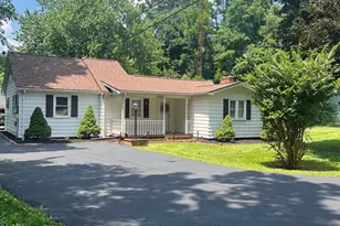 1595 Rock Cliff Dr, Martinsburg, WV 25401 - Photo 1