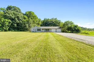 856 Weaver Ln, Martinsburg, WV 25403 - Photo 1