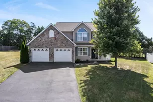 25 Ruskin Ct, Inwood, WV 25428 - Photo 1