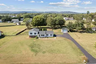 600 Canterbury Dr, Martinsburg, WV 25403 - Photo 1