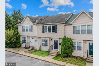 112 Georgetown Square, Martinsburg, WV 25401 - Photo 1