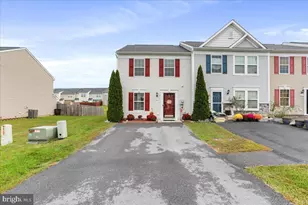 53 Fastview Dr, Martinsburg, WV 25404 - Photo 1
