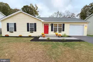 364 Longwood Dr, Bunker Hill, WV 25413 - Photo 1