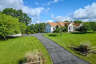 58 Brynner Dr, Petersburg, WV 26847 - Photo 1