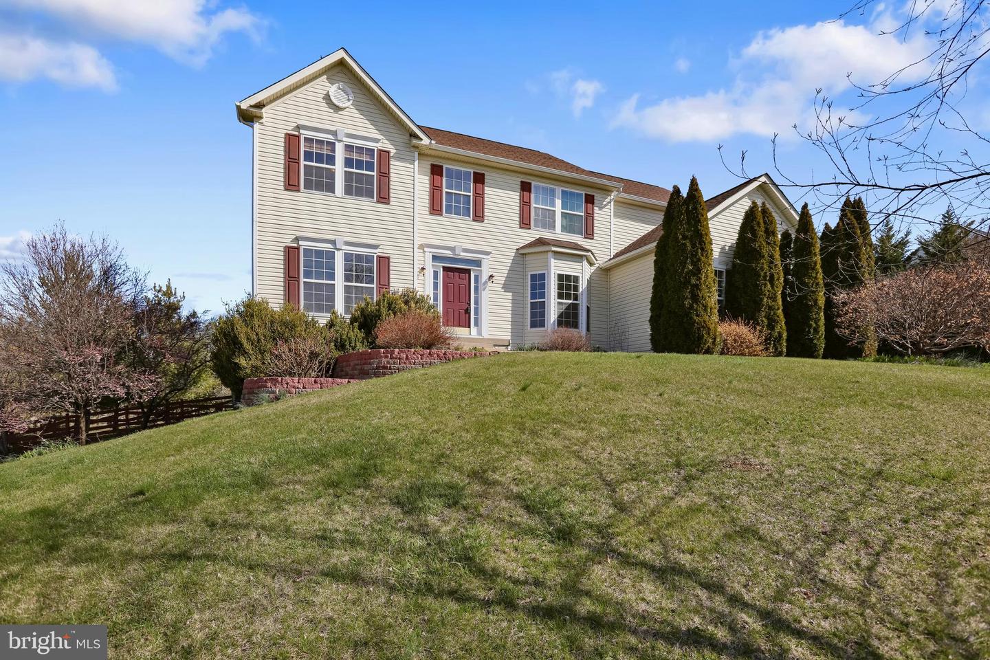 117 Hemlock Dr, Charles Town, WV 25414 MLS WVJF2006666 Coldwell Banker