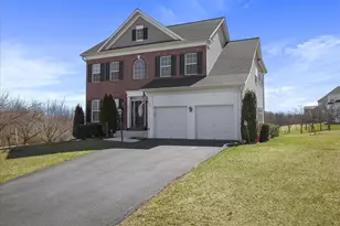 72 Rolling Green Ct, Shepherdstown, WV 25443 - Photo 1